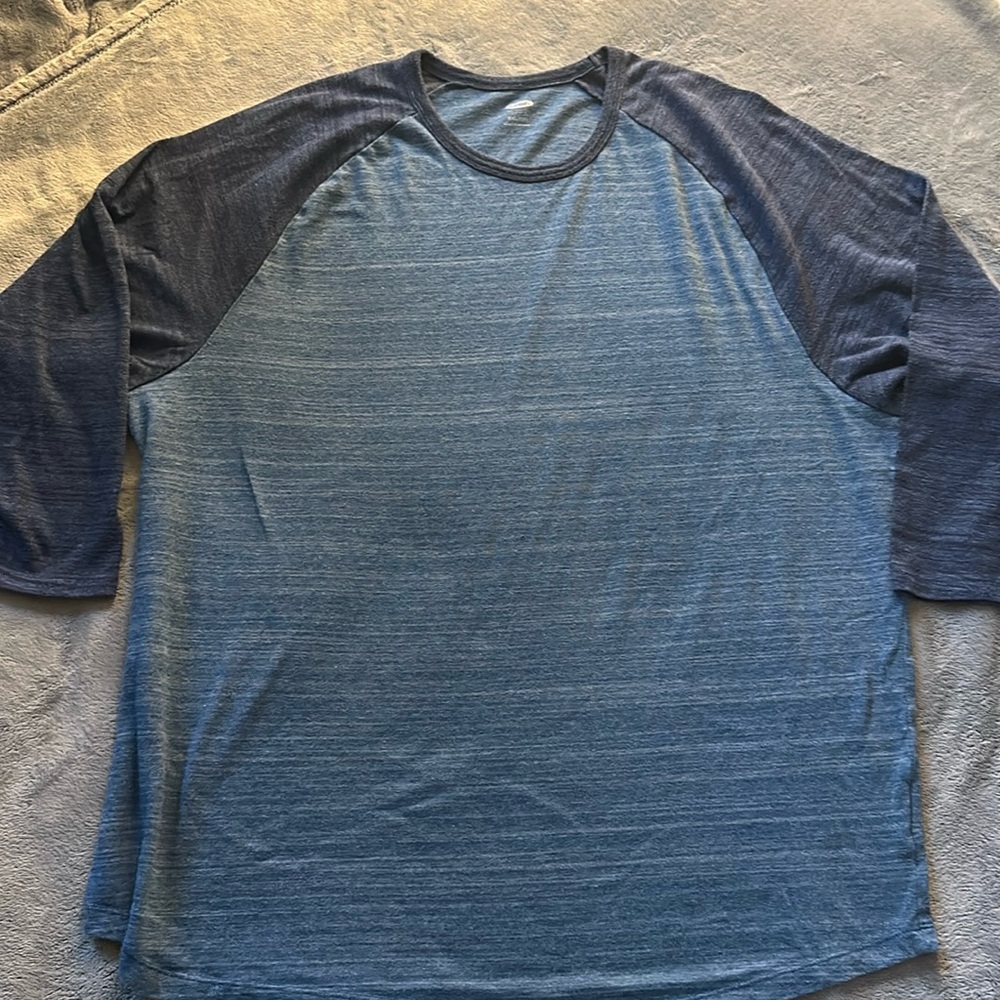Old Navy blue raglan tee